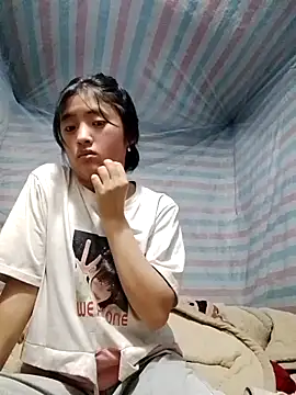 Lala-labu online show from 04-18-26, 01:24