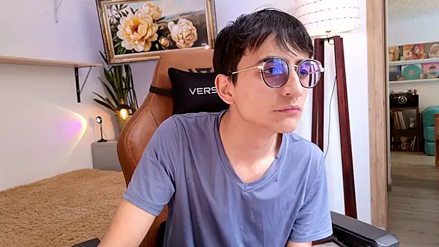 Snapshot of Sr_evann chatting on 04-20-26, 03:57 Sr evann online show from 04-20-26, 03:57