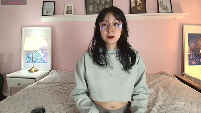 Snapshot of Abigailladyy chatting on 05-01-26, 11:37 Abigailladyy online show from 05-01-26, 11:37