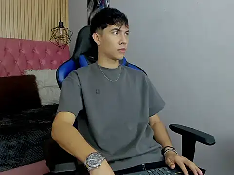 AronTawers online show from 03-10-26, 12:42