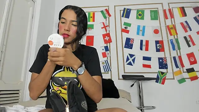 Snapshot of emily_gaviria1 chatting on 06-26-26, 01:06 emily gaviria1 online show from 06-26-26, 01:06