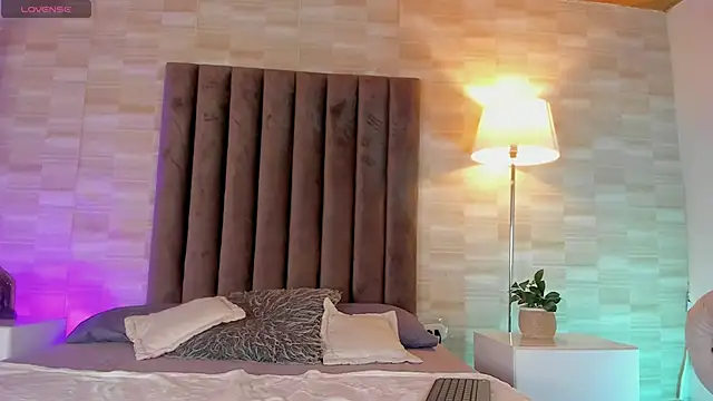 Isaac Grey online show from 04-03-26, 07:31