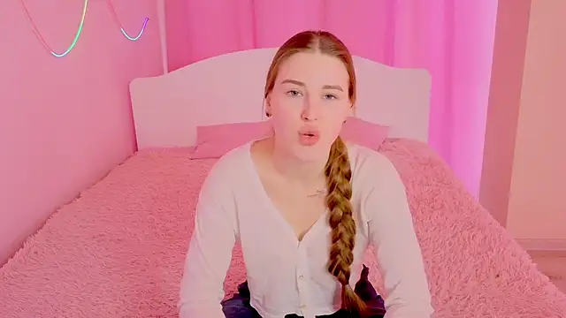 Violettta doll online show from 02-24-26, 11:44