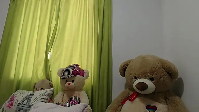 saraa ramirez online show from 04-21-26, 05:08
