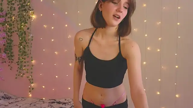 PeachyWhisper online show from 05-24-26, 06:46