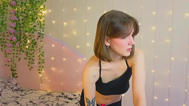 PeachyWhisper online show from 05-03-26, 07:02
