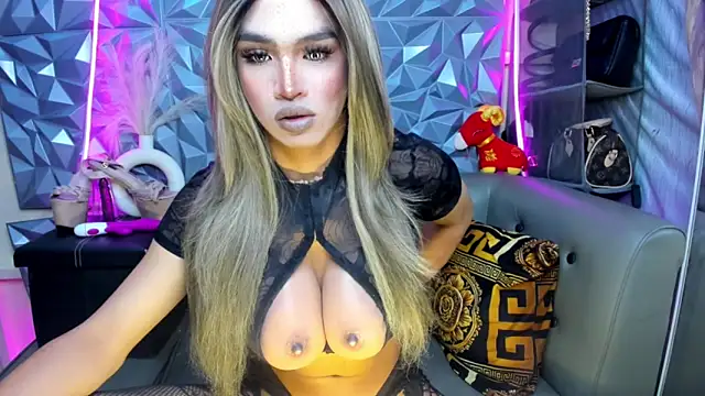 10inDominant Ayesha online show from 03-17-26, 05:21