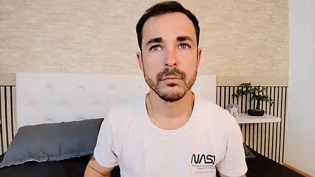 Adams Sanz online show from 04-08-26, 08:21