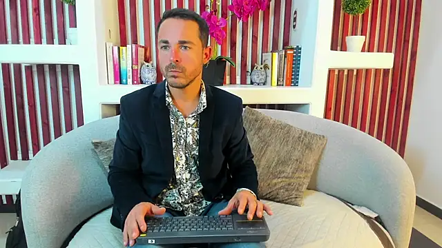 Adams Sanz online show from 05-06-26, 07:51