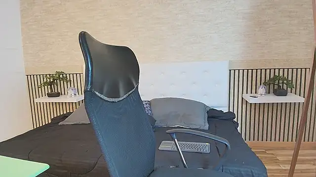 Adams Sanz online show from 04-09-26, 07:31