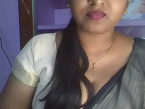 Snapshot of Tamil_Kuttyma chatting on 06-21-26, 04:35 Tamil Kuttyma online show from 06-21-26, 04:35