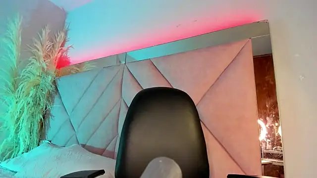 Alanah connory online show from 06-18-26, 04:01