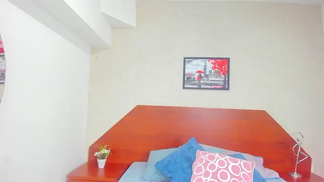 Snapshot of Miia03 chatting on 03-10-26, 11:25 Miia03 online show from 03-10-26, 11:25