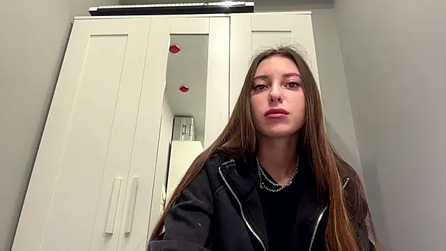 selena favn online show from 03-06-26, 02:17