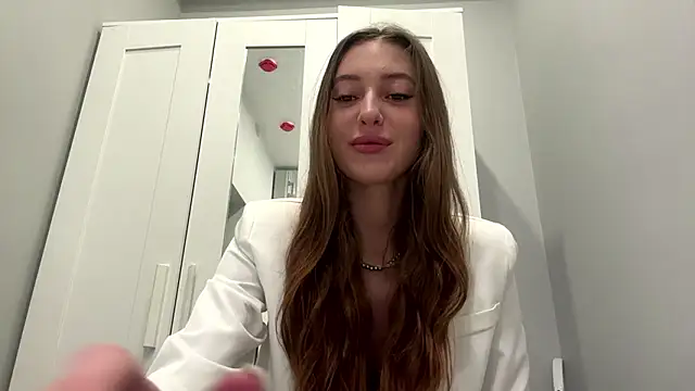 selena favn online show from 03-19-26, 01:05