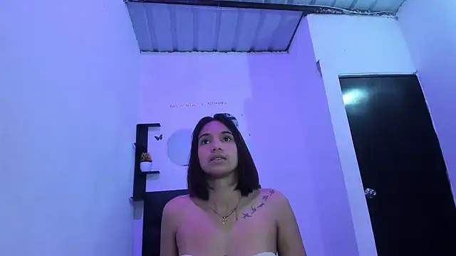 Snapshot of sapphire_brown20 chatting on 06-21-26, 10:26 sapphire brown20 online show from 06-21-26, 10:26