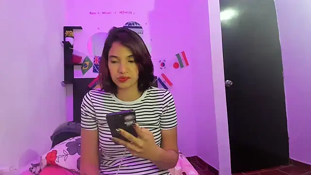 Snapshot of sapphire_brown20 chatting on 07-15-26, 11:56 sapphire brown20 online show from 07-15-26, 11:56