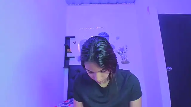 sapphire brown20 online show from 04-12-26, 01:53