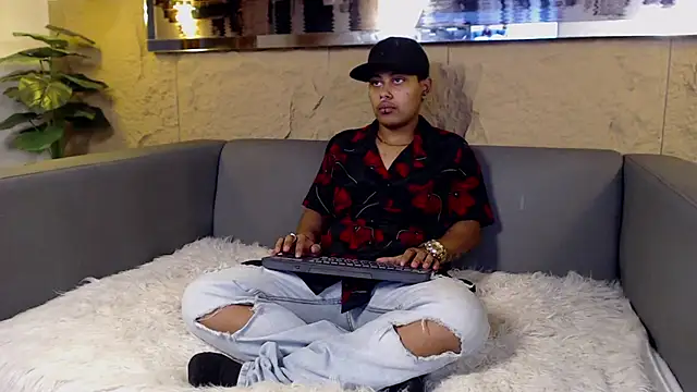 Noha  scott online show from 03-11-26, 02:44