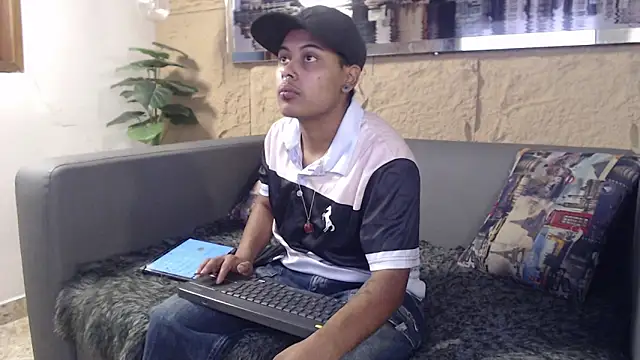 Noha  scott online show from 03-04-26, 02:14