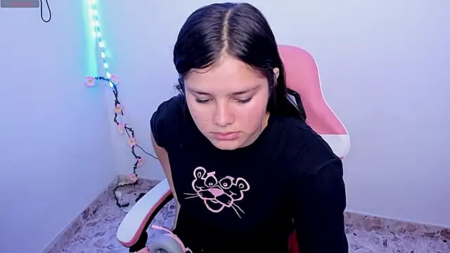 Snapshot of trianna_sweet chatting on 02-26-26, 01:33 trianna sweet online show from 02-26-26, 01:33