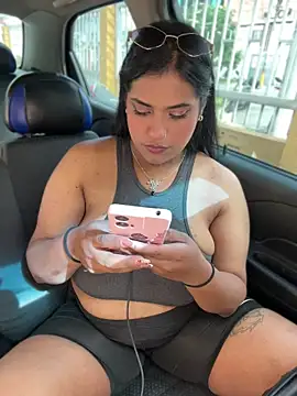 Nahomy firee online show from 04-08-26, 07:59