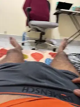 Snapshot of Varun_93 chatting on 03-08-26, 09:01 Varun 93 online show from 03-08-26, 09:01