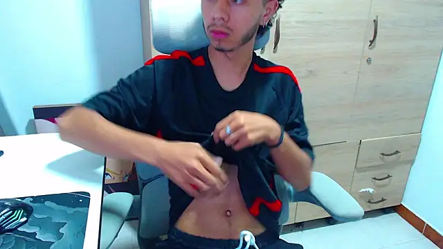 Snapshot of axeldarkk chatting on 02-23-26, 11:27 axeldarkk online show from 02-23-26, 11:27