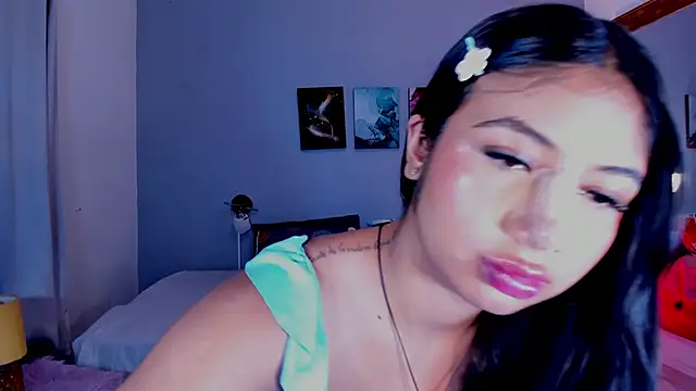 Snapshot of KimTaylorW chatting on 06-19-26, 03:23 KimTaylorW online show from 06-19-26, 03:23