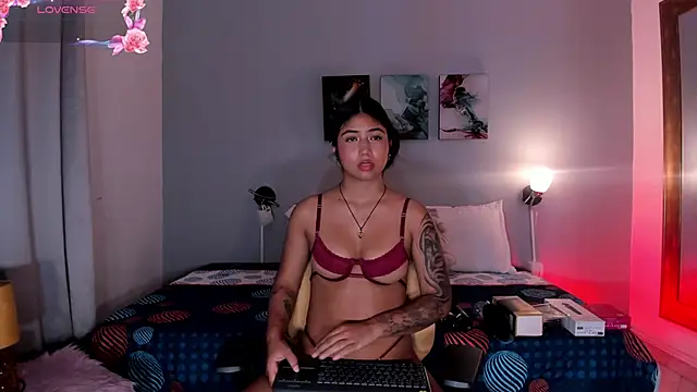 KimTaylorW online show from 05-26-26, 02:31