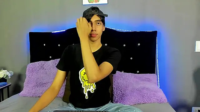 Eros Lux online show from 05-06-26, 12:31