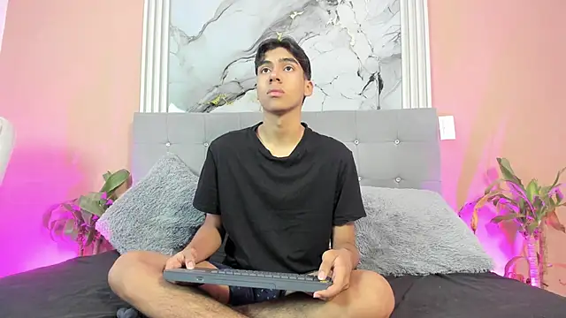 Eros Lux online show from 04-01-26, 12:17