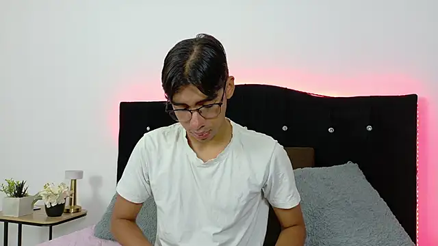 Eros Lux online show from 06-19-26, 12:44