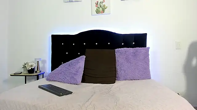 Eros Lux online show from 03-08-26, 10:46