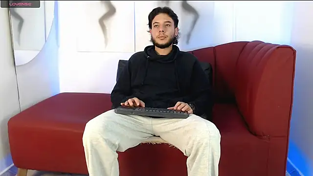 Snapshot of luxesmith chatting on 05-12-26, 11:44 luxesmith online show from 05-12-26, 11:44