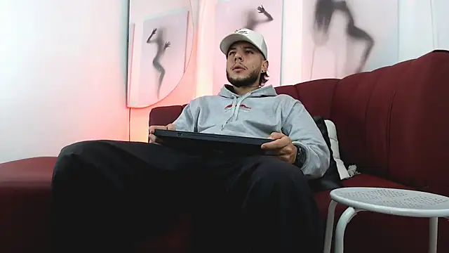 Snapshot of luxesmith chatting on 02-27-26, 02:34 luxesmith online show from 02-27-26, 02:34