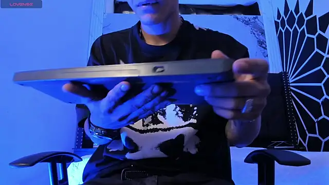 Snapshot of DylanRoyce_ chatting on 02-28-26, 12:38 DylanRoyce online show from 02-28-26, 12:38