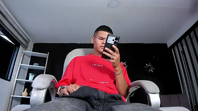 DylanRoyce  online show from 04-09-26, 12:55