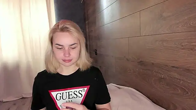 AmmyLuu online show from 04-19-26, 10:38