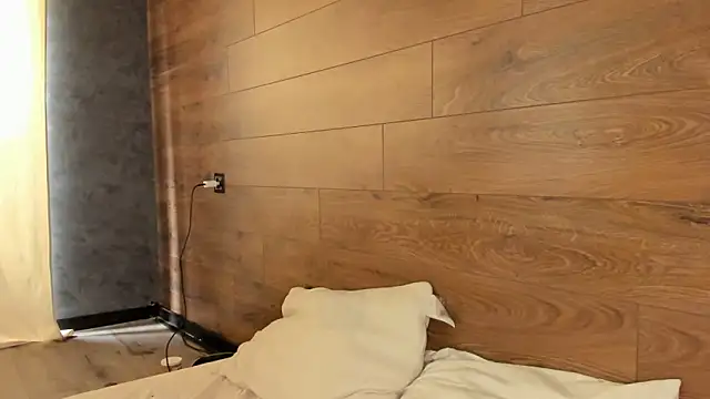 AmmyLuu online show from 04-28-26, 10:52