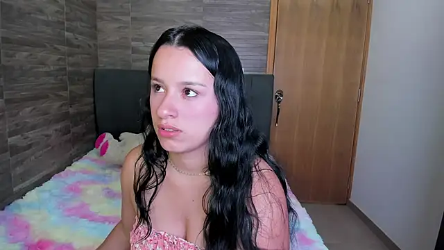 Snapshot of Miia_belll chatting on 05-05-26, 02:03 Miia belll online show from 05-05-26, 02:03