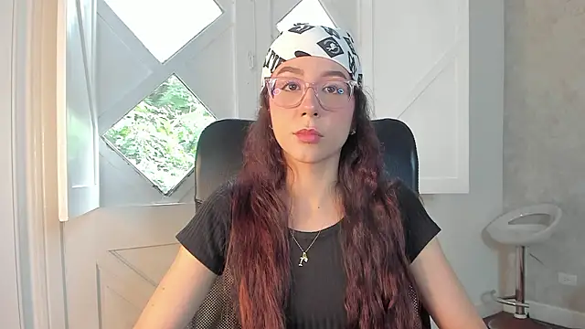 Snapshot of Arii_wilde chatting on 02-26-26, 12:49 Arii wilde online show from 02-26-26, 12:49