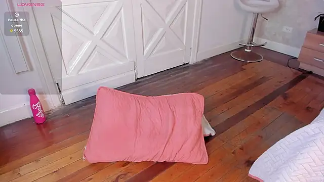 Snapshot of Arii_wilde chatting on 03-02-26, 12:23 Arii wilde online show from 03-02-26, 12:23