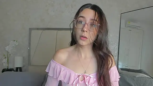 Arii wilde online show from 05-15-26, 12:03