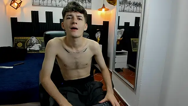 Snapshot of trevor_mob chatting on 06-15-26, 02:17 trevor mob online show from 06-15-26, 02:17