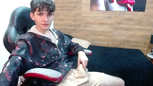 Snapshot of trevor_mob chatting on 04-29-26, 05:30 trevor mob online show from 04-29-26, 05:30
