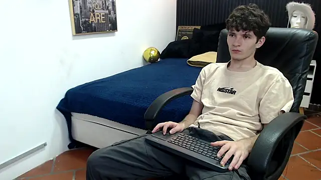 Snapshot of trevor_mob chatting on 06-02-26, 02:28 trevor mob online show from 06-02-26, 02:28