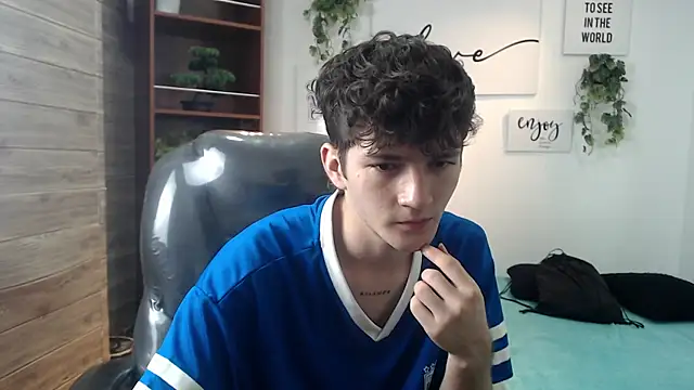 Snapshot of trevor_mob chatting on 07-15-26, 04:03 trevor mob online show from 07-15-26, 04:03