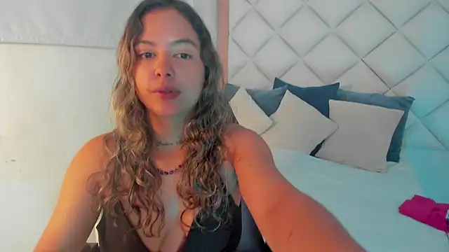 dulce lyraa1 online show from 02-28-26, 04:23