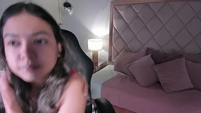 dulce lyraa1 online show from 04-22-26, 04:19